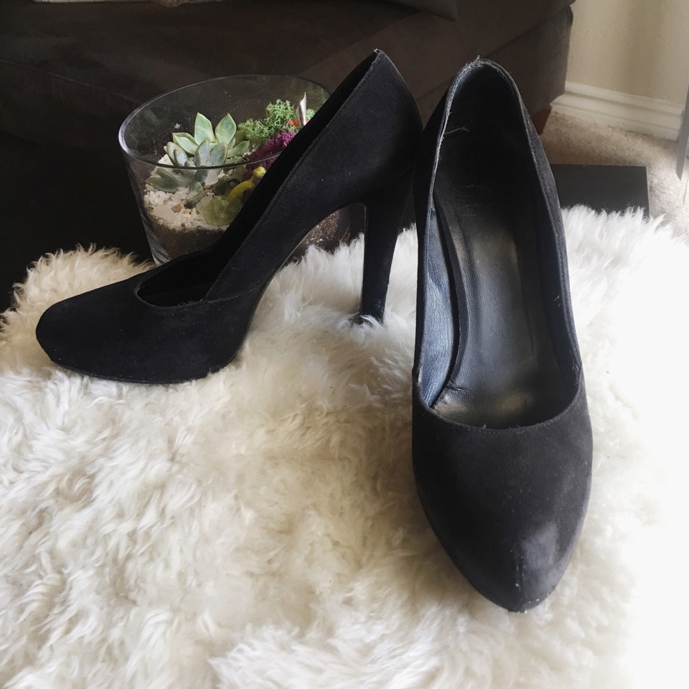 GIVENCHY Classic Pumps Black